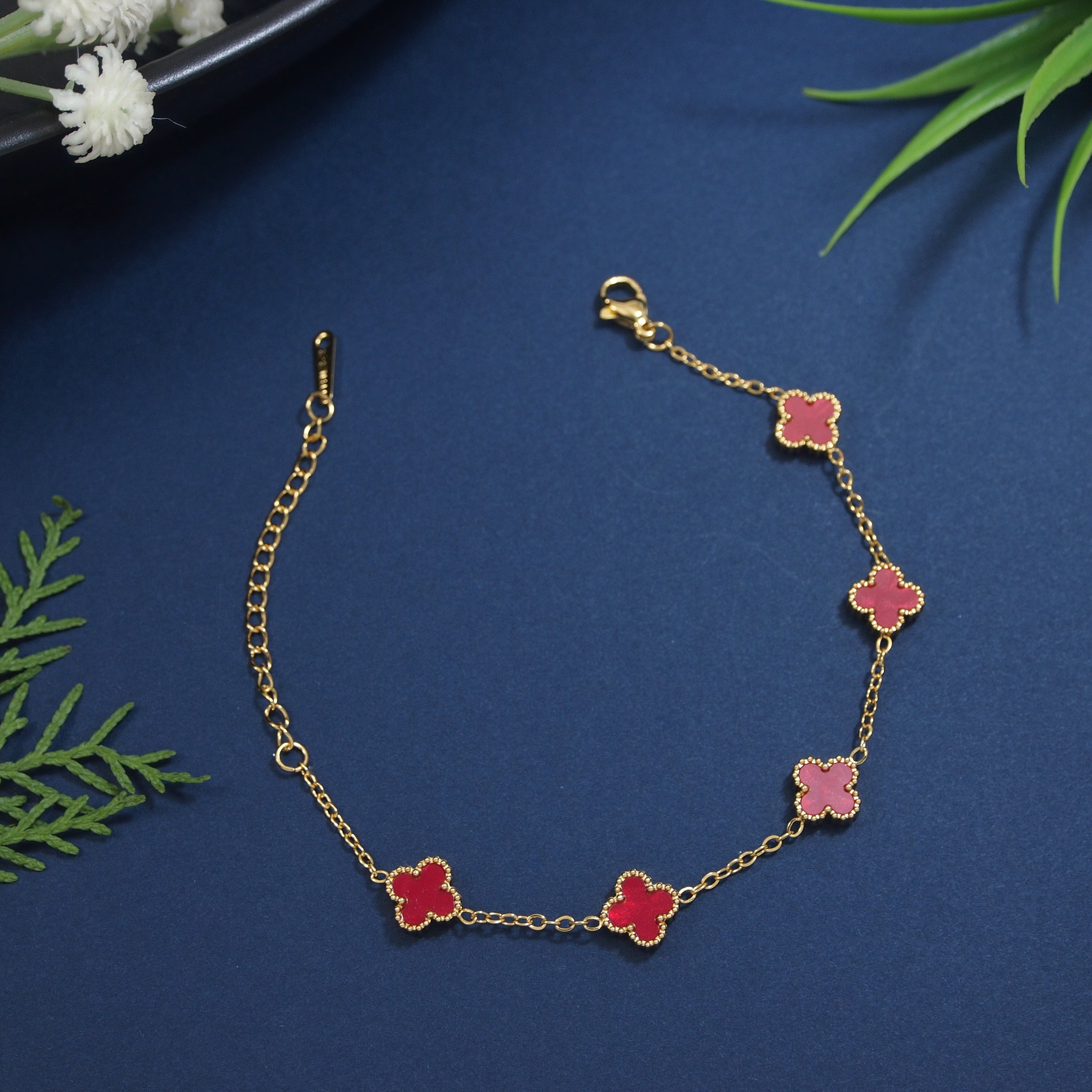 Clover Bracelet (Red)