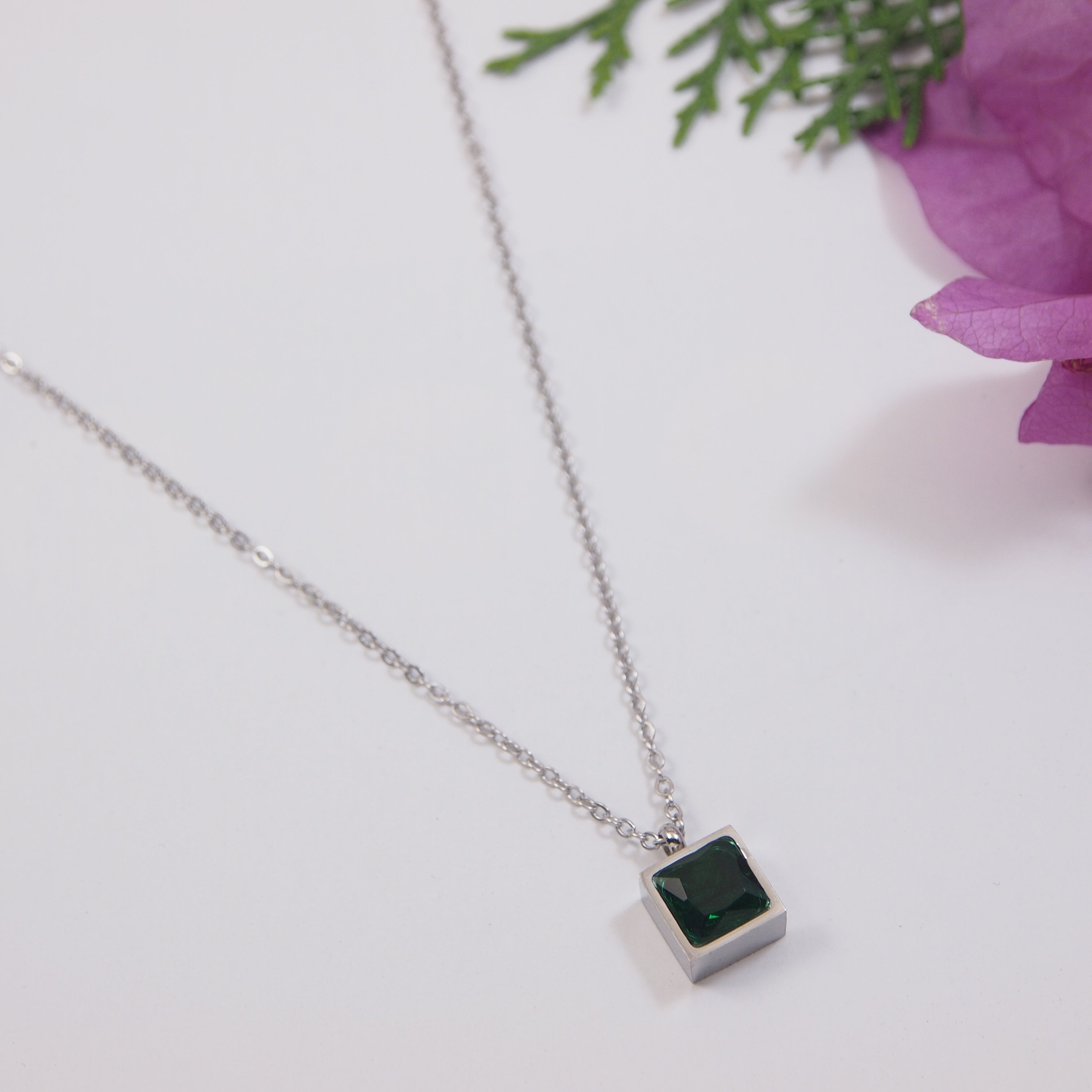 Green Stud Pendant Necklace